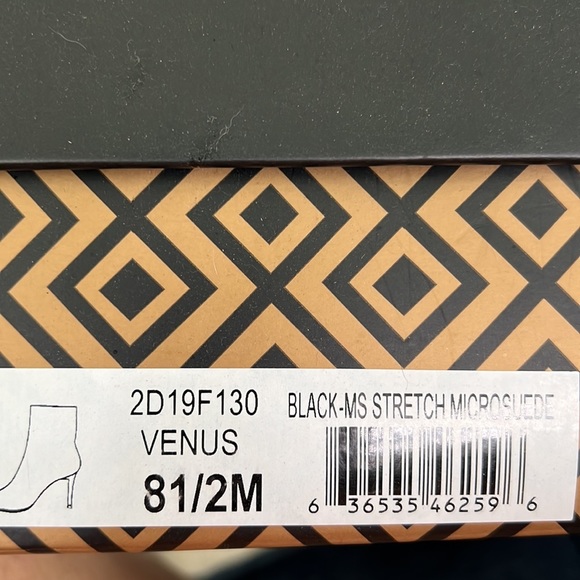 Charles, by Charles David Venus Ankle Boots - Picture 8 of 8